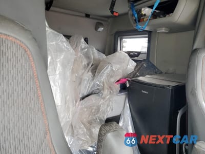 Zdjęcie 6 z 10 samochodu: 2022 VOLVO VN VNL VIN:4V4NC9EH2NN601764 - miniatura