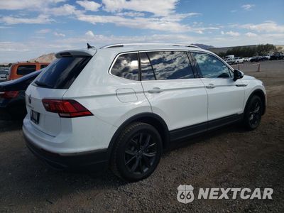 Trzecie zdjęcie samochodu z tyłu: 2022 VOLKSWAGEN TIGUAN SE VIN:3VV3B7AXXNM034108 - miniatura