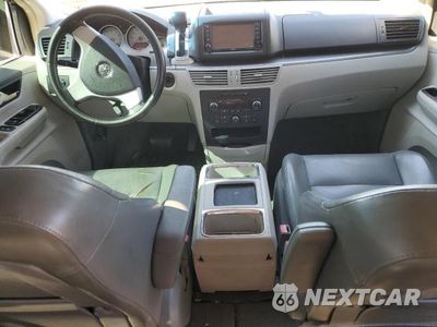 Zdjęcie 8 z 13 samochodu: 2010 VOLKSWAGEN ROUTAN SEL VIN:2V4RW5DX7AR199359 - miniatura