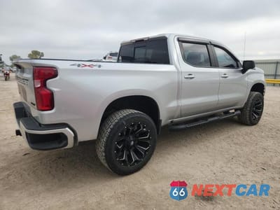 Trzecie zdjęcie samochodu z tyłu: 2020 CHEVROLET SILVERADO K1500 RST VIN:1GCUYEELXLZ299460 - miniatura