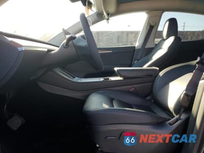 Zdjęcie 7 z 11 samochodu: 2025 TESLA MODEL Y VIN:7SAYGDEE9SF263959 - miniatura