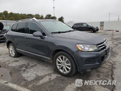Czwarte zdjęcie samochodu z boku: 2013 VOLKSWAGEN TOUAREG V6 VIN:WVGEF9BP0DD009679 - miniatura