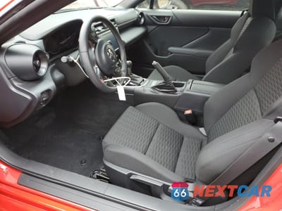 Zdjęcie 7 z 13 samochodu: 2024 TOYOTA GR 86 VIN:JF1ZNBB16R8753546 - miniatura
