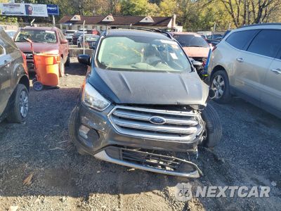 Piąte zdjęcie samochodu w środku: 2018 FORD ESCAPE SE VIN:1FMCU0GD0JUA18806 - miniatura