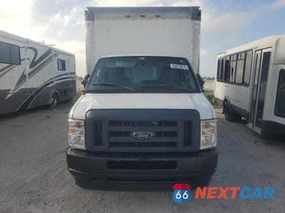 Piąte zdjęcie samochodu w środku: 2021 FORD ECONOLINE E450 SUPER DUTY CUTAWAY VAN VIN:1FDXE4FNXMDC03868 - miniatura