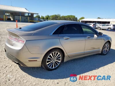 Trzecie zdjęcie samochodu z tyłu: 2019 LINCOLN MKZ VIN:3LN6L5KU5KR619321 - miniatura