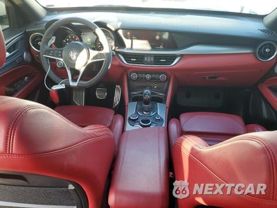 Zdjęcie 8 z 14 samochodu: 2018 ALFA ROMEO STELVIO TI SPORT VIN:ZASFAKNN1J7B98837 - miniatura