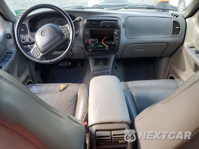 Zdjęcie 8 z 15 samochodu: 2000 MERCURY MOUNTAINEER VIN:4M2ZU86P7YUJ39345 - miniatura
