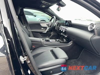 Piąte zdjęcie samochodu w środku: 2022 MERCEDES-BENZ A 220 4MATIC VIN:W1K3G4FB3NJ347421 - miniatura