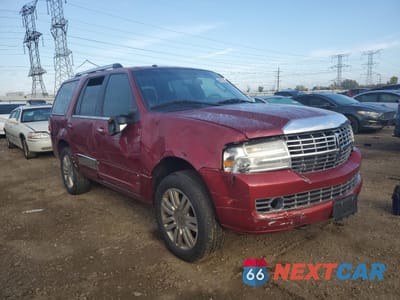 Czwarte zdjęcie samochodu z boku: 2013 LINCOLN NAVIGATOR VIN:5LMJJ2J55DEL07382 - miniatura