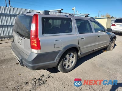 Trzecie zdjęcie samochodu z tyłu: 2005 VOLV XC70 VIN:YV1SZ592651202837 - miniatura