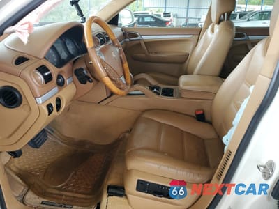 Zdjęcie 7 z 14 samochodu: 2004 PORSCHE CAYENNE VIN:WP1AA29P04LA21754 - miniatura