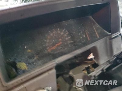 Zdjęcie 9 z 12 samochodu: 1988 TOYOTA PICKUP 1/2 TON RN50 VIN:JT4RN50A4J5168548 - miniatura