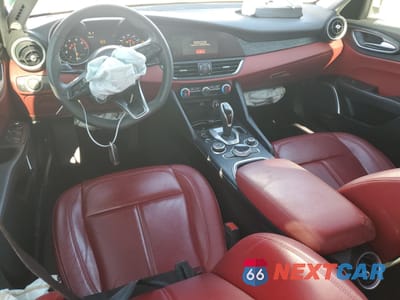 Zdjęcie 8 z 15 samochodu: 2021 ALFA ROMEO GIULIA SPORT VIN:ZARFAMAN6M7646879 - miniatura