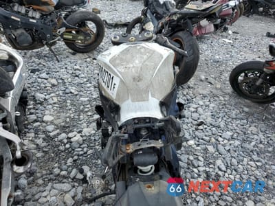 Zdjęcie 6 z 8 samochodu: 2010 SUZUKI GSX750 R VIN:JS1GR7LA1A2100304 - miniatura