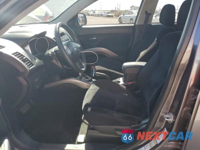 Zdjęcie 7 z 14 samochodu: 2010 MITSUBISHI OUTLANDER ES VIN:JA4AS2AW5AZ000841 - miniatura