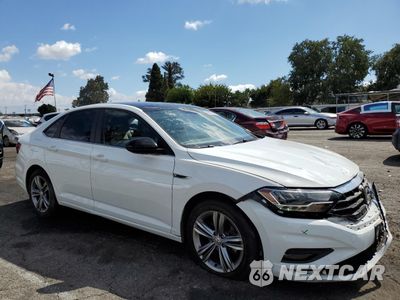 Czwarte zdjęcie samochodu z boku: 2019 VOLKSWAGEN JETTA S VIN:3VWC57BU3KM109900 - miniatura