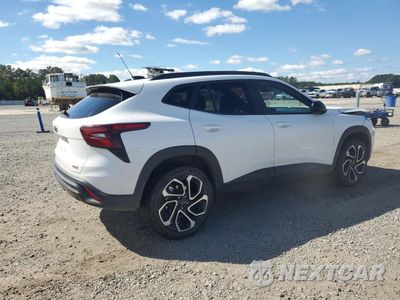 Trzecie zdjęcie samochodu z tyłu: 2025 CHEVROLET TRAX 2RS VIN:KL77LJEP8SC093849 - miniatura