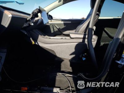 Zdjęcie 7 z 11 samochodu: 2024 TESLA Y VIN:7SAYGDEE7RF108398 - miniatura