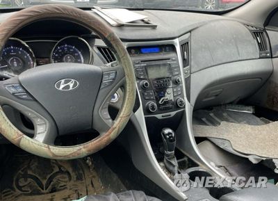 Zdjęcie 9 z 10 samochodu: 2013 HYUNDAI SONATA SE VIN:5NPEC4AC3DH607919 - miniatura