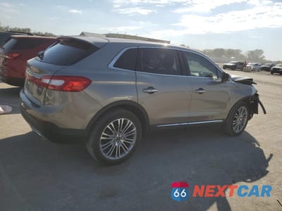 Trzecie zdjęcie samochodu z tyłu: 2017 LINCOLN MKX RESERVE VIN:2LMPJ8LR9HBL13191 - miniatura