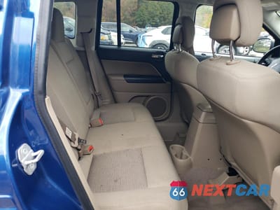 Zdjęcie 11 z 13 samochodu: 2010 JEEP COMPASS SPORT VIN:1J4NF4FB2AD510505 - miniatura