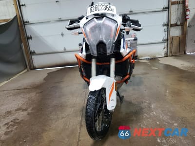 Drugie zdjęcie samochodu z przodu: 2022 KTM 1290 SUPER ADVENTURE R VIN:VBKV59405NM951797 - miniatura