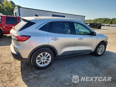 Trzecie zdjęcie samochodu z tyłu: 2020 FORD ESCAPE SE VIN:1FMCU0G69LUC41558 - miniatura