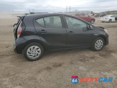 Trzecie zdjęcie samochodu z tyłu: 2016 TOYOTA PRIUS C VIN:JTDKDTB3XG1121385 - miniatura