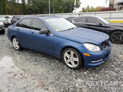 Czwarte zdjęcie samochodu z boku: 2012 MERCEDES-BENZ C 300 4MATIC VIN:WDDGF8BB9CR225985 - miniatura