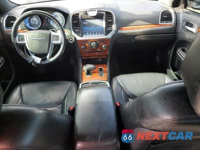 Zdjęcie 8 z 12 samochodu: 2014 CHRYSLER 300 VIN:2C3CCARG3EH321404 - miniatura