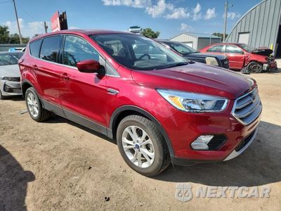 Czwarte zdjęcie samochodu z boku: 2019 FORD ESCAPE SE VIN:1FMCU0GD8KUA19042 - miniatura