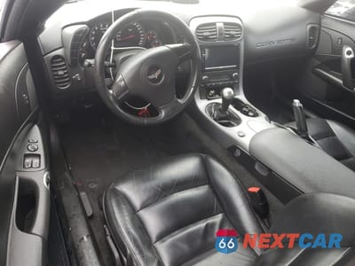 Zdjęcie 8 z 12 samochodu: 2006 CHEVROLET CORVETTE VIN:1G1YY25U565113076 - miniatura