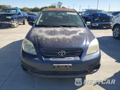 Piąte zdjęcie samochodu w środku: 2005 TOYOTA COROLLA MATRIX XR VIN:2T1KR32E15C491992 - miniatura