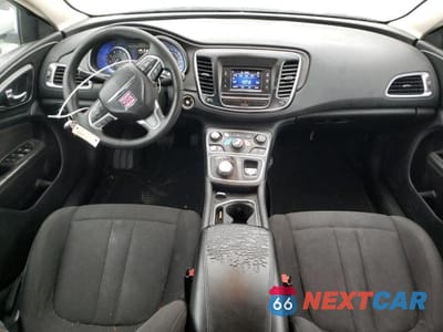 Zdjęcie 8 z 12 samochodu: 2016 CHRYSLER 200 LIMITED VIN:1C3CCCAB4GN104823 - miniatura