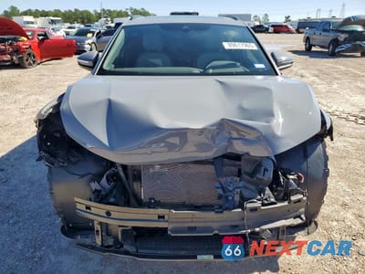 Piąte zdjęcie samochodu w środku: 2024 AUDI Q4 E-TRON PREMIUM PLUS VIN:WA1L2BFZ1RP032348 - miniatura