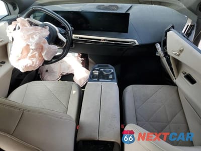 Zdjęcie 8 z 12 samochodu: 2024 BMW IX XDRIVE50 VIN:WB523CF06RCP23335 - miniatura