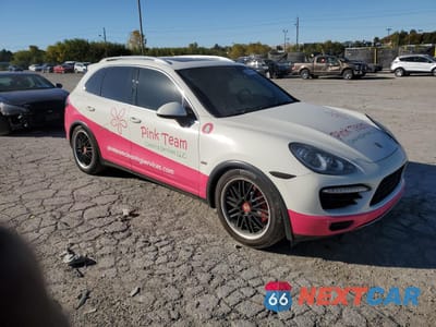 Czwarte zdjęcie samochodu z boku: 2011 PORSCHE CAYENNE TURBO VIN:WP1AC2A27BLA86480 - miniatura
