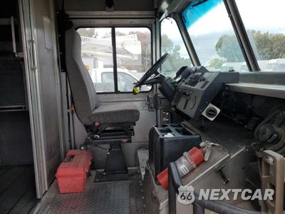 Zdjęcie 11 z 13 samochodu: 2020 FREIGHTLINER CHASSIS M LINE WALK-IN VAN VIN:4UZAC2EA8LCLZ6248 - miniatura