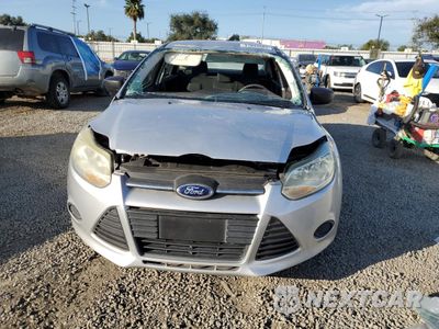 Piąte zdjęcie samochodu w środku: 2014 FORD FOCUS S VIN:1FADP3E22EL461012 - miniatura