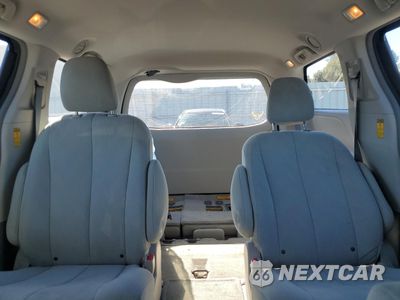 Zdjęcie 10 z 14 samochodu: 2014 TOYOTA SIENNA VIN:5TDZK3DC4ES498098 - miniatura