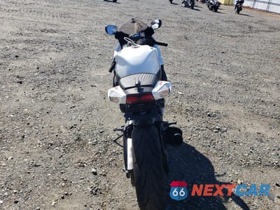 Czwarte zdjęcie samochodu z boku: 2023 SUZUKI GSX-R750 VIN:JS1GR7MA1P7100619 - miniatura