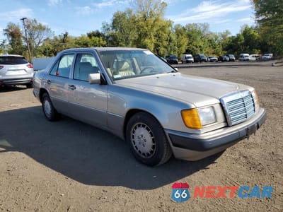 Czwarte zdjęcie samochodu z boku: 1990 MERCEDES-BENZ 300 E 2.6 VIN:WDBEA26D2LB221888 - miniatura