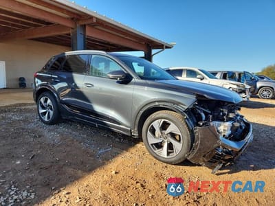 Czwarte zdjęcie samochodu z boku: 2025 AUDI Q6 E-TRON PREMIUM PLUS VIN:WA124BGF7SA039162 - miniatura