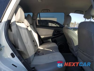 Zdjęcie 10 z 11 samochodu: 2014 TOYOTA RAV4 EV VIN:2T3YL4DV6EW003480 - miniatura