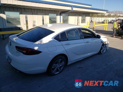 Trzecie zdjęcie samochodu z tyłu: 2018 BUICK REGAL PREFERRED VIN:W04GL6SX6J1131703 - miniatura