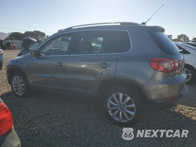 Drugie zdjęcie samochodu z przodu: 2011 VOLKSWAGEN TIGUAN S VIN:WVGAV7AX9BW511129 - miniatura