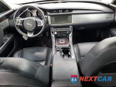 Zdjęcie 8 z 13 samochodu: 2018 JAGUAR XF PRESTIGE VIN:SAJBK4FX5JCY64669 - miniatura