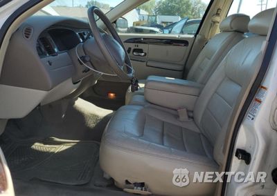 Zdjęcie 7 z 12 samochodu: 2000 LINCOLN TOWN CAR SIGNATURE VIN:1LNHM82W8YY878050 - miniatura