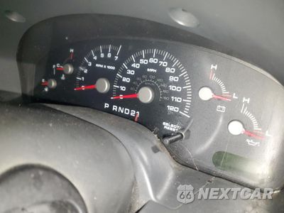 Zdjęcie 9 z 13 samochodu: 2004 FORD EXPEDITION XLS VIN:1FMRU13W84LB82029 - miniatura